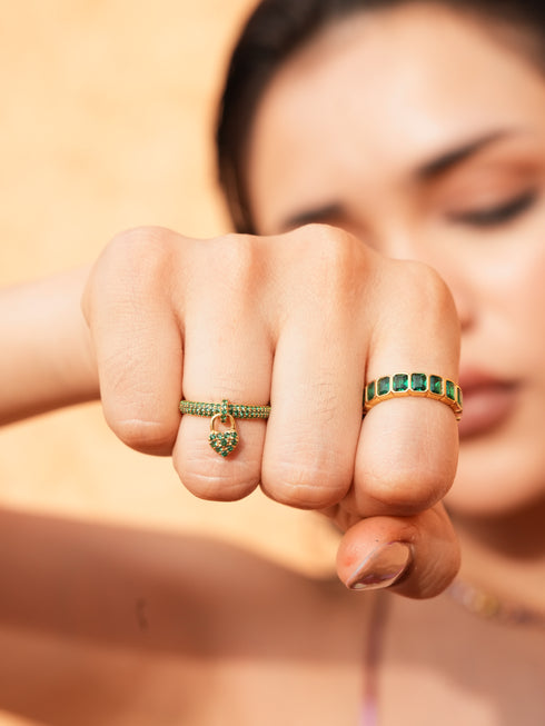 GREEN ONYX HEART RING