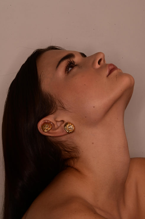 BOLD LION STUDS